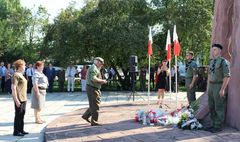 Gnieźnianie upamiętnili powstańców warszawskich (link otworzy duże zdjęcie)