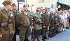 Gnieźnianie upamiętnili powstańców warszawskich (link otworzy duże zdjęcie)