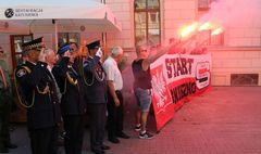 Gnieźnianie upamiętnili powstańców warszawskich (link otworzy duże zdjęcie)