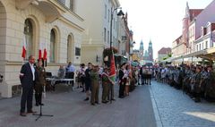 Gnieźnianie upamiętnili powstańców warszawskich (link otworzy duże zdjęcie)