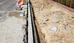 Chodnik przy ul. Liliowej w przebudowie (link otworzy duże zdjęcie)