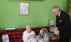 Dwieście lat dla pani Bolesławy Karpińskiej (link otworzy duże zdjęcie)