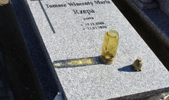 Odsłonięto nagrobek gnieźnieńskiego poety (link otworzy duże zdjęcie)