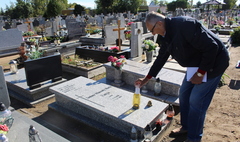 Odsłonięto nagrobek gnieźnieńskiego poety (link otworzy duże zdjęcie)