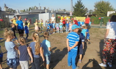 Żużlowcy odwiedzili przedszkolaków (link otworzy duże zdjęcie)