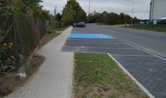 Ponad 100 miejsc postojowych na ul. Biskupińskiej (link otworzy duże zdjęcie)