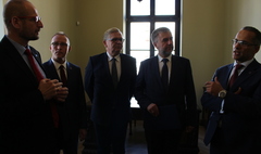 Stary Ratusz na zakończenie rewitalizacji (link otworzy duże zdjęcie)