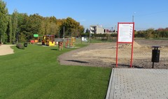Nowy plac zabaw na os. Ustronie (link otworzy duże zdjęcie)