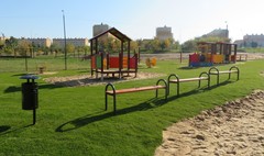 Nowy plac zabaw na os. Ustronie (link otworzy duże zdjęcie)