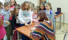 Spotkanie autorskie z Małgorzatą Strękowską-Zarembą (link otworzy duże zdjęcie)