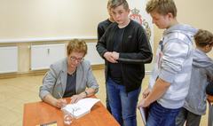 Spotkanie autorskie z Grażyną Bąkiewicz (link otworzy duże zdjęcie)