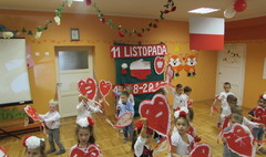 Mali Przyrodnicy pamiętali o Święcie Niepodległości (link otworzy duże zdjęcie)