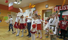 Mali Przyrodnicy pamiętali o Święcie Niepodległości (link otworzy duże zdjęcie)