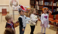 Misie czytają z dziećmi (link otworzy duże zdjęcie)