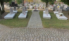 Mogiły powstańcze po remoncie (link otworzy duże zdjęcie)