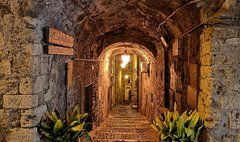 Anagni (link otworzy duże zdjęcie)