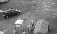 Strażnicy walczą z nielegalnie podrzucanymi odpadami (link otworzy duże zdjęcie)