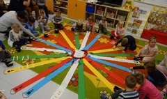 Plastusiowo z międzynarodową współpracą (link otworzy duże zdjęcie)