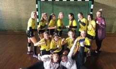 Mistrzostwa Gniezna w Piłce Ręcznej Dziewcząt (link otworzy duże zdjęcie)