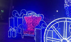 Iluminacje świąteczne od Enei w Parku Trzech Kultur (link otworzy duże zdjęcie)