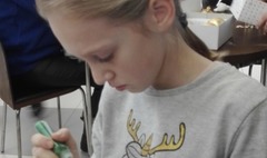 Dekorowali ozdoby świąteczne w szczytnym celu (link otworzy duże zdjęcie)