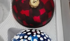 Dekorowali ozdoby świąteczne w szczytnym celu (link otworzy duże zdjęcie)