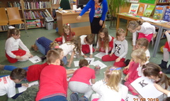 Dzień Języka Ojczystego w bibliotece (link otworzy duże zdjęcie)