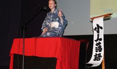 Wiele ról, jeden aktor: rakugo po raz pierwszy w Gnieźnie (link otworzy duże zdjęcie)