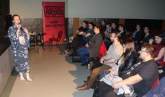 Wiele ról, jeden aktor: rakugo po raz pierwszy w Gnieźnie (link otworzy duże zdjęcie)