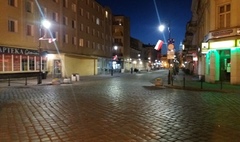 Kolejne stylowe latarnie już w centrum (link otworzy duże zdjęcie)