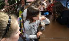 Rodzinna integracja poprzez wspólne odkrywanie (link otworzy duże zdjęcie)