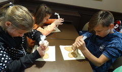 Rodzinna integracja poprzez wspólne odkrywanie (link otworzy duże zdjęcie)