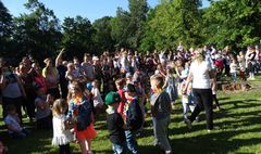 Hawajski festyn na Osiedlu Konikowo (link otworzy duże zdjęcie)