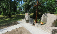 Odnowiono pomnik Pomordowanych na Dalkach (link otworzy duże zdjęcie)