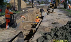 Budowa kanalizacji sanitarnej i deszczowej wraz z siecią wodociągową na ulicy Roosevelta w Gnieź (link otworzy duże zdjęcie)