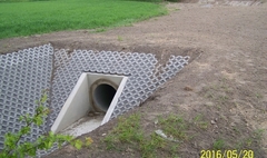 przepusty na rowach melioracyjnych przy ulicy Orzeszkowej (link otworzy duże zdjęcie)