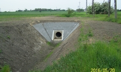 przepusty na rowach melioracyjnych przy ulicy Orzeszkowej (link otworzy duże zdjęcie)