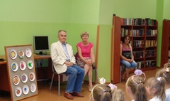 Wakacje w bibliotece (link otworzy duże zdjęcie)