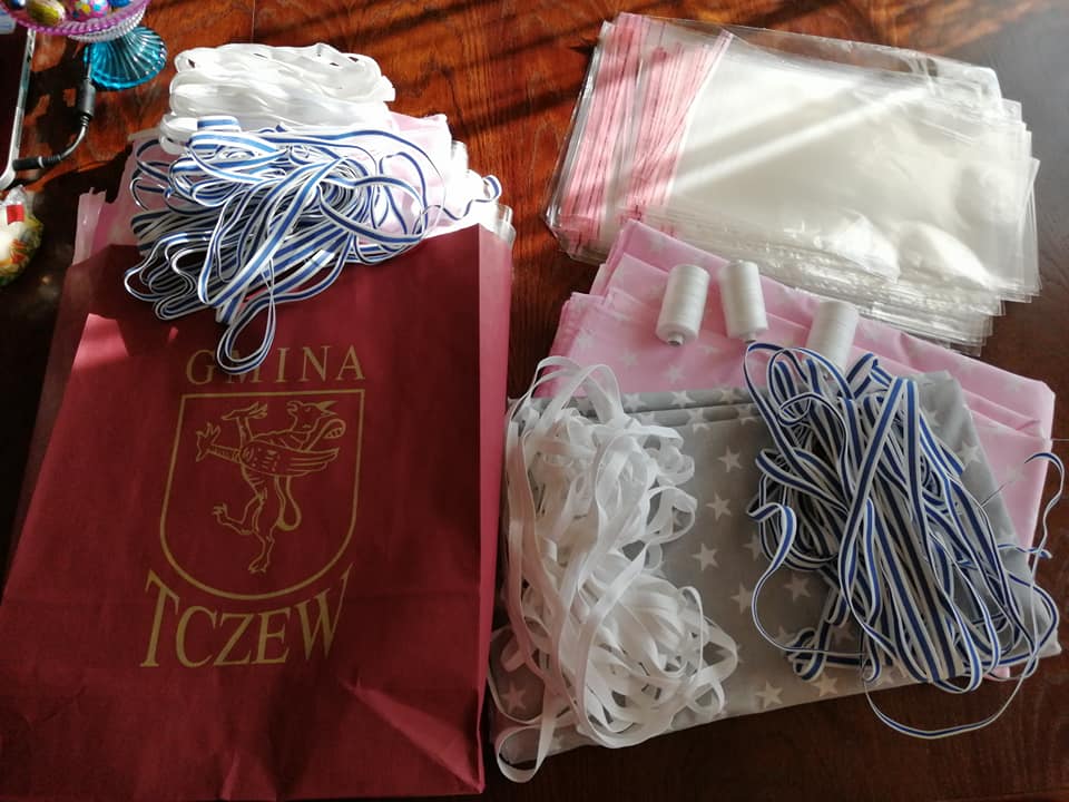 jeden_z_wielu_zestawow_do_szycia_maseczek_ochronnych.jpg